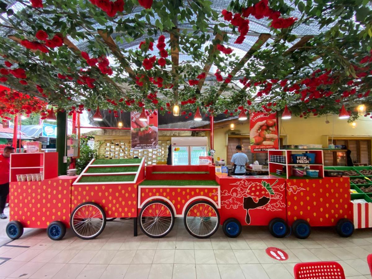 Aiza Homestay Opposite Abang Strawberry Taman Sedia Tanah Rata Exteriér fotografie
