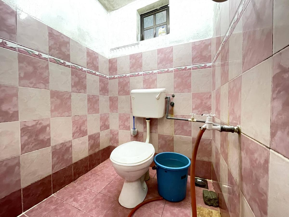Aiza Homestay Opposite Abang Strawberry Taman Sedia Tanah Rata Exteriér fotografie