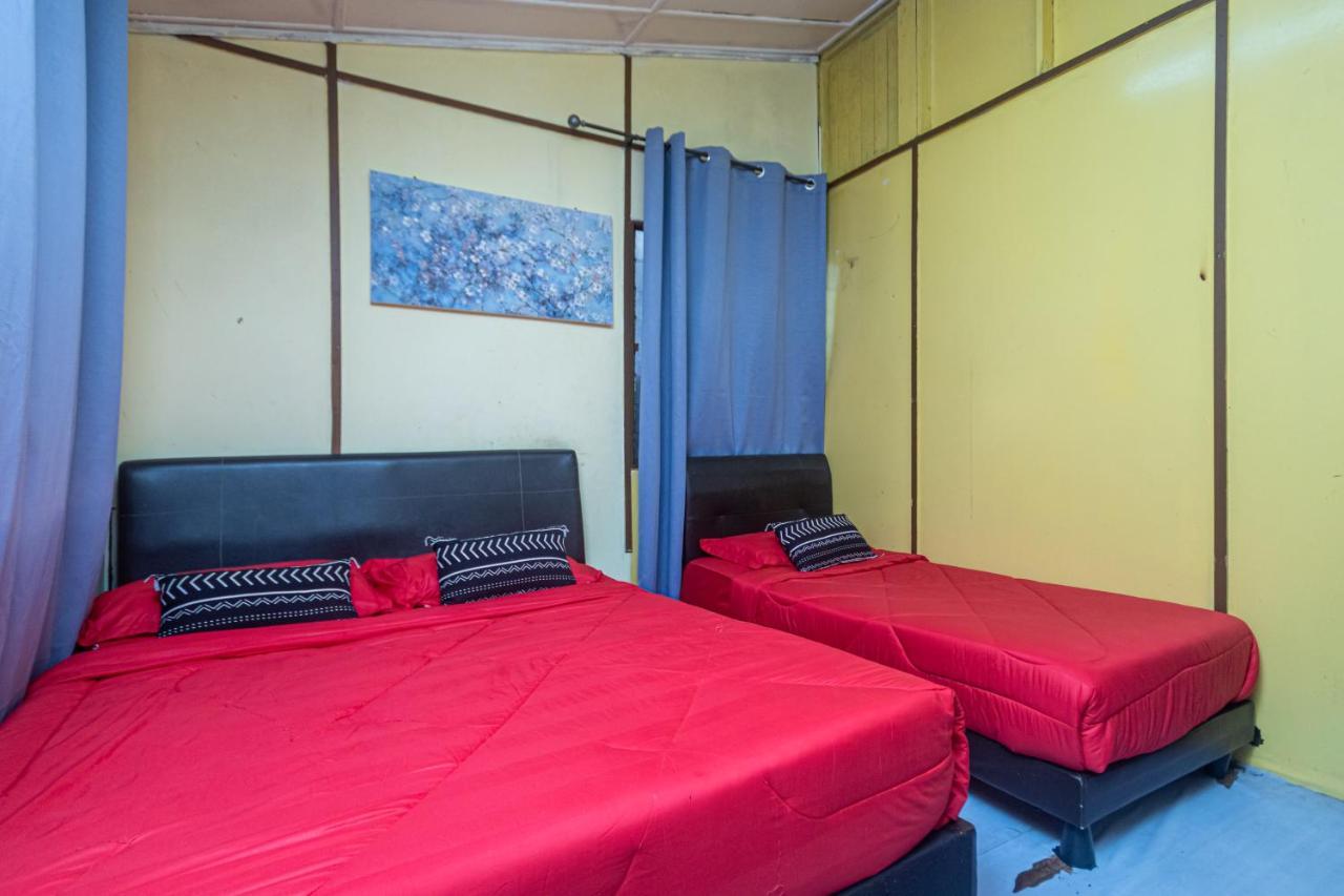 Aiza Homestay Opposite Abang Strawberry Taman Sedia Tanah Rata Exteriér fotografie