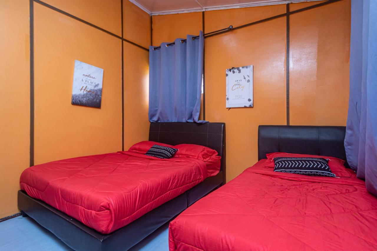 Aiza Homestay Opposite Abang Strawberry Taman Sedia Tanah Rata Exteriér fotografie