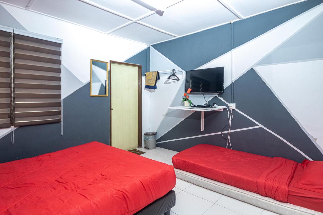 Aiza Homestay Opposite Abang Strawberry Taman Sedia Tanah Rata Exteriér fotografie