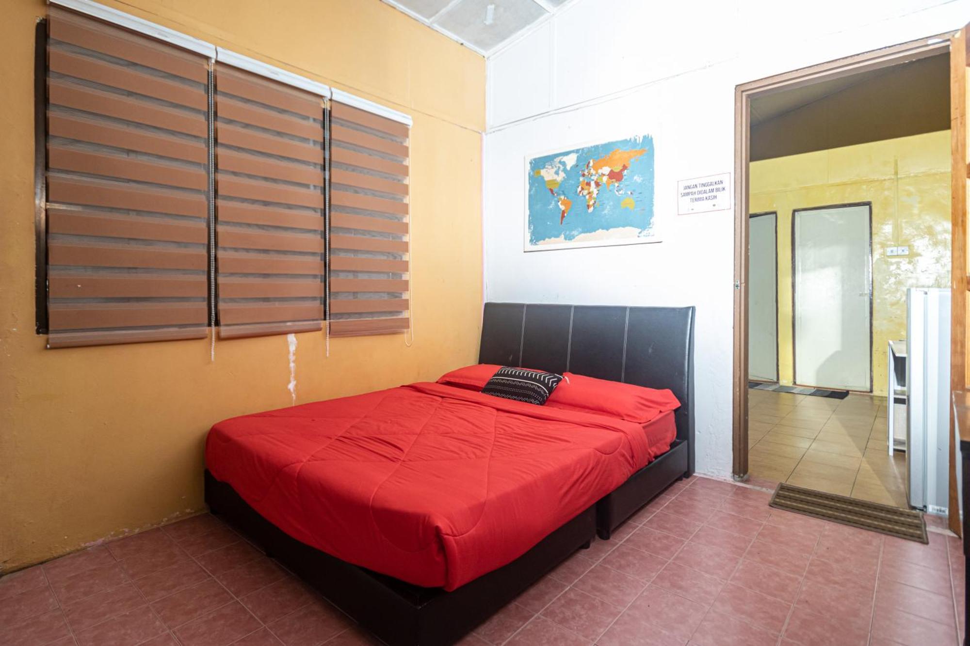 Aiza Homestay Opposite Abang Strawberry Taman Sedia Tanah Rata Exteriér fotografie