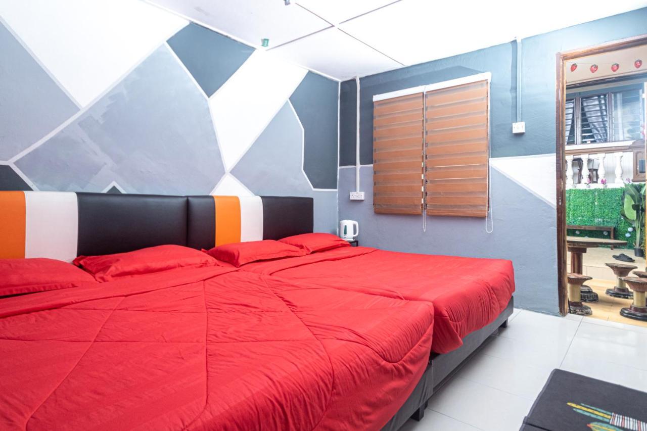 Aiza Homestay Opposite Abang Strawberry Taman Sedia Tanah Rata Exteriér fotografie