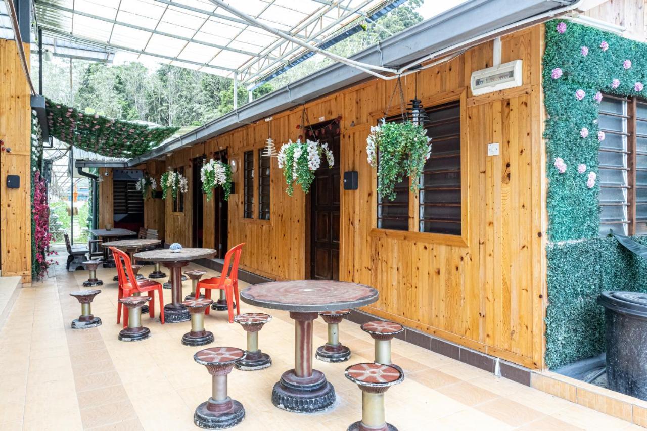 Aiza Homestay Opposite Abang Strawberry Taman Sedia Tanah Rata Exteriér fotografie