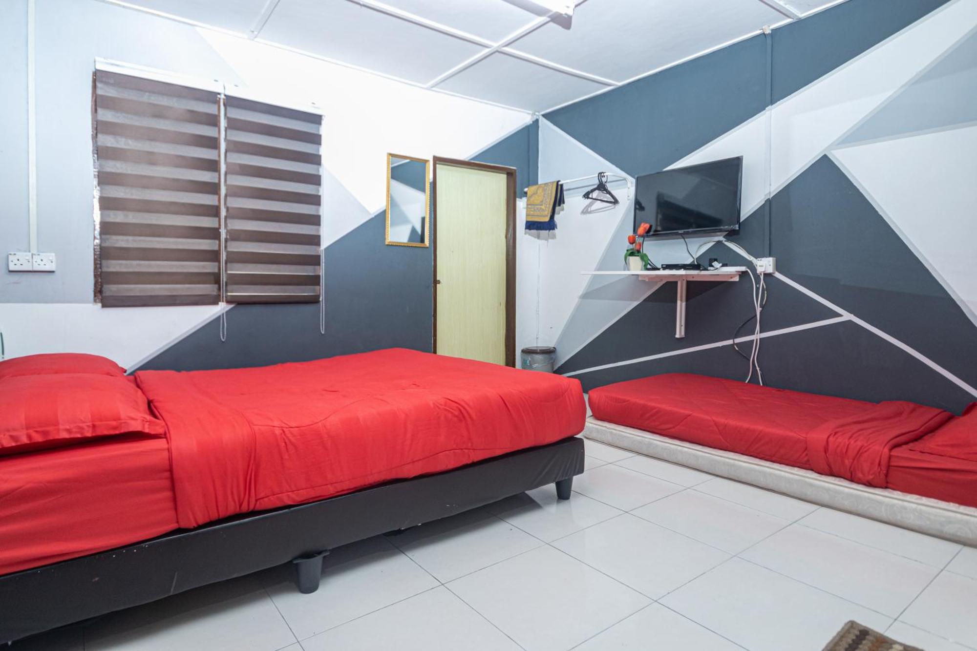 Aiza Homestay Opposite Abang Strawberry Taman Sedia Tanah Rata Exteriér fotografie